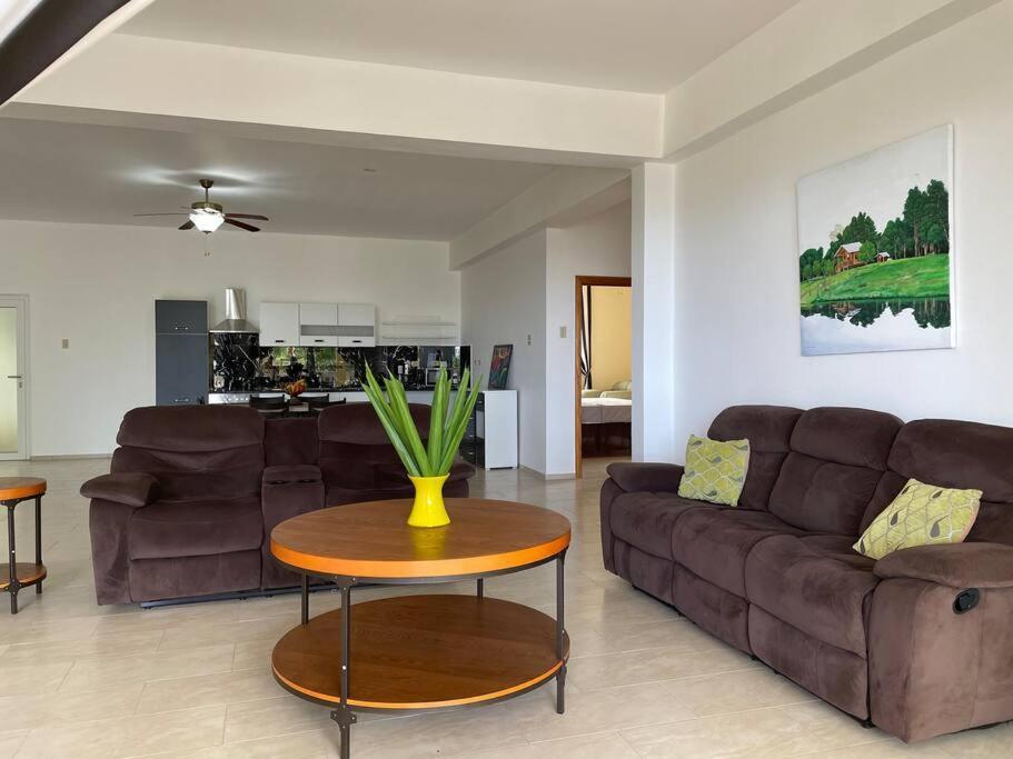 Spring Garden Mobay Resort Luxurious Apartments Montego Bay Exterior foto